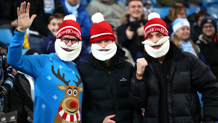 Buon Natale per le italiane, Merry Christmas in tutto il mondo: il calcio riprende fiato e si fa gli auguri