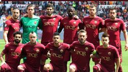 La scritta SPQR del 2017 contestata dai laziali: i romanisti l’hanno eletta…maglia del Decennio!