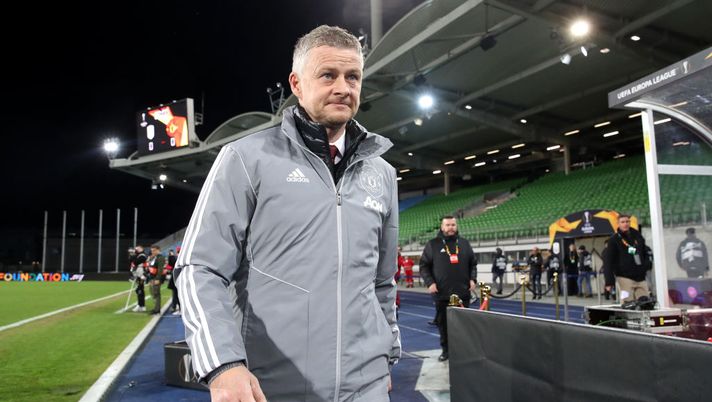 Manchester United, l’appello di Solskjaer a mogli e fidanzate dei giocatori: “Fate voi i cross in giardino!”