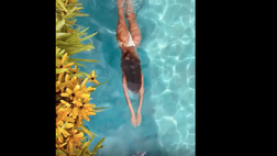 VIDEO / Izabel Goulart esagerata: nuotata in piscina e Lato B da urlo