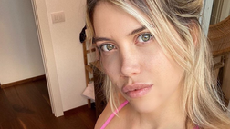 Wanda, décolleté da paura. Lady Icardi chiede consiglio ai suoi follower: “Bionda o mora?”