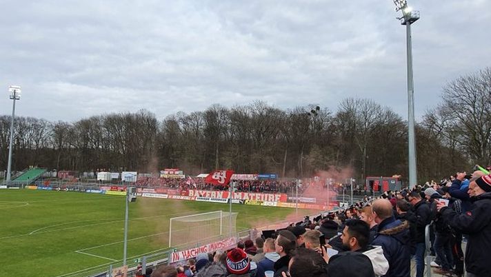 C’è Bayern-Lipsia al vertice della Bundesliga? Ma i tifosi bavaresi vanno anche a Colonia per il Bayern II!