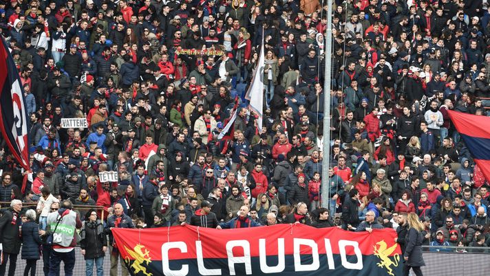 I tifosi della Lazio nei settori di quelli del Grifone a Marassi, la protesta dei Genoa Club: “Ripensateci, è assurdo!”