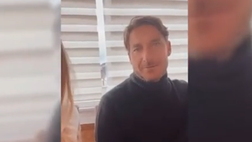 VIDEO / Natale in casa Totti, Francesco a Ilary: “Ma che problemi hai?”