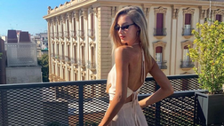 Viky Varga, giornata di relax in Salento. Lo spacco di Lady Pellé esalta il web