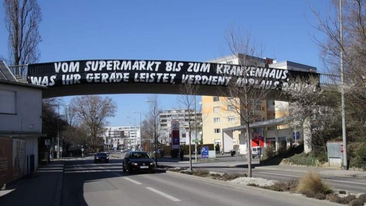 Tifosi Sturm Graz..ie: agli ospedali, ma anche alle cassiere e agli addetti dei supermercati