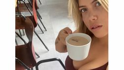 Wanda Nara sfoggia sui social il “solito” décolleté da urlo. E poi lascia un indizio su…