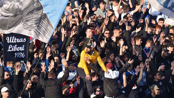 La maestra gli chiede di disegnare qualcosa di importante: e il piccolo Francesco disegna il Pescara calcio!