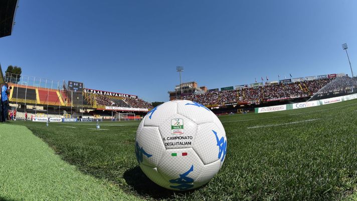 Sasso in testa ad un tifoso del Cerignola, il Giudice sportivo: derby Foggia-Brindisi a porte chiuse