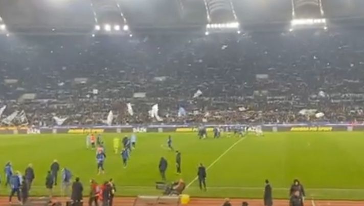 Anna riprende la festa della Lazio allo stadio Olimpico e poi si concede su Instagram ai followers in adorazione