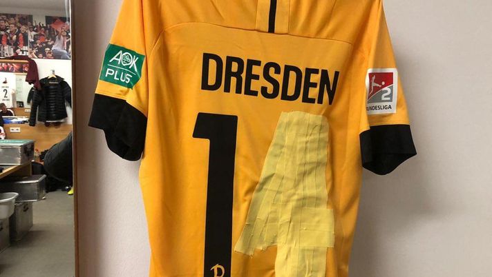 L’accrocchio delle maglie non porta bene alla Dinamo Dresda: il giallo al posto del verde e 2-0 Norimberga