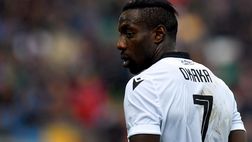 Chiambretti a Okaka: “Perché voi calciatori comprate subito il macchinone?”. La risposta…