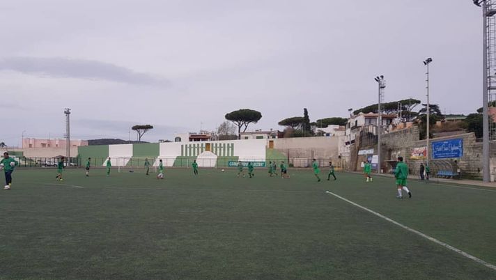 Ischia, guardalinee al pronto soccorso: episodio di violenza sul campo a Forio in Eccellenza
