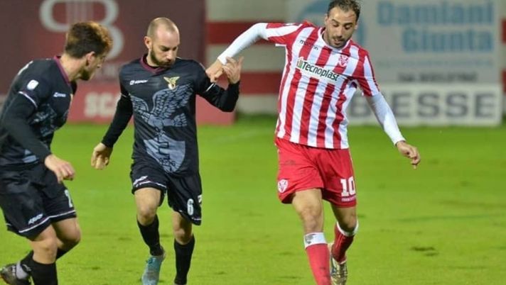 Le proteste al posto del…VAR: la Vis Pesaro “fa annullare” nel derby il gol del Fano in fuorigioco
