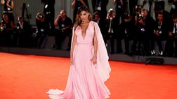 Belen Rodriguez sexy con un tacco vertiginoso: “Pazza per queste pump”