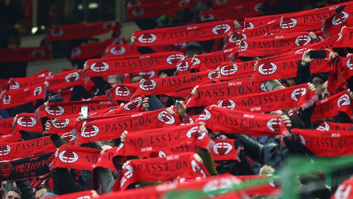Pegolo e Manganiello guastafeste, ai tifosi Milan resta l’emozione della sciarpata
