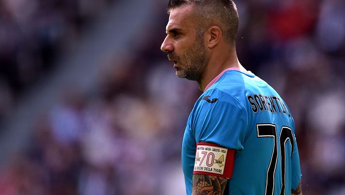 Il derby di Sicilia a casa Sorrentino: papà Roberto tifa Catania e scommette con Roberto che tifa Palermo