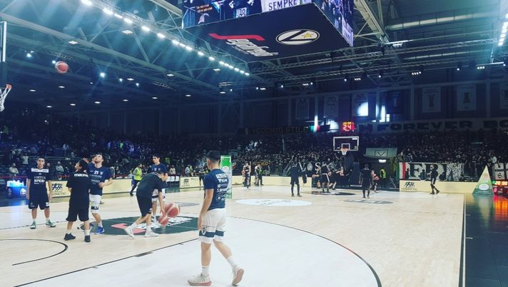 Bologna, solo Virtus, la Fortitudo dov’era? Più 32 V nere, delusione biancoblù