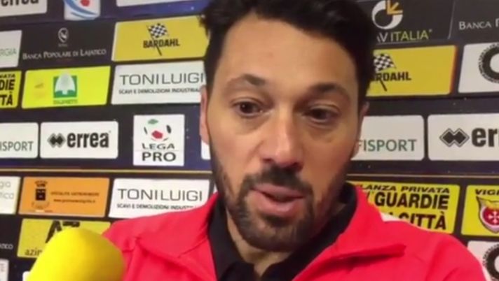 Con i suoi 4 tifosi a Pontedera, l’Arezzo perde il derby nel finale: in 10 e con 2 rigori negati