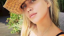 Wanda Nara, vacanze sul Lago di Como: il décolleté di lady Icardi è da impazzire