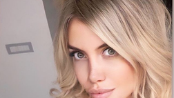 Il saluto hot di Wanda Nara ai suoi fan: il décolleté di Lady Icardi è esplosivo