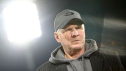 Stefan Effenberg abbandona stizzito la Toscana: campo ghiacciato e hotel lontano, l’Uerdingen se ne va