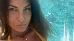 FOTO – Barbara Pedrotti al Giro d’Italia: eccola con il “Trofeo Senza Fine”