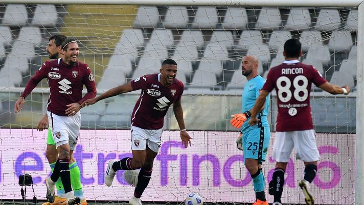 Liverpool ed Everton bramano di Bremer: a gennaio sarà derby di mercato per il difensore del Torino?