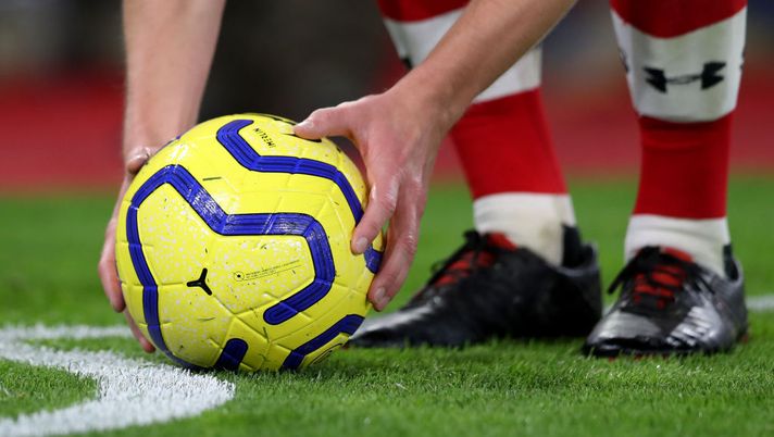 Africa e calcio d’angolo: gol di collo pieno e poi il buio…completamente affossato!