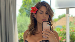 Elisabetta Canalis dà spettacolo sul web. Intimo hot per l’ex velina e i social impazziscono