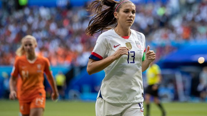Alex Morgan è incinta di 7 mesi, ma continua ad allenarsi: le Olimpiadi di Tokyo il suo grande obiettivo