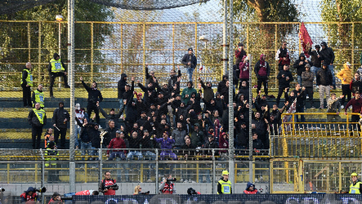 Derby campano, Salerno protesta: secondo gol Juve Stabia, c’erano 2 palloni in campo…
