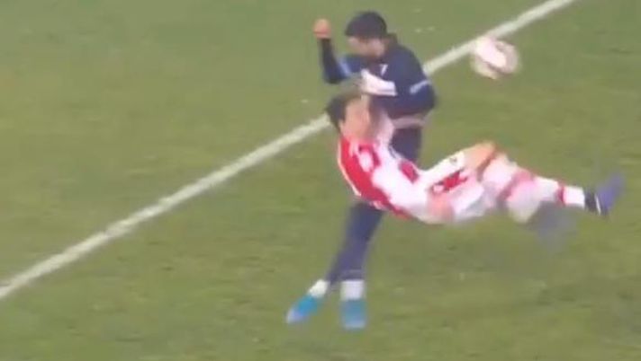 Tomaneeeeeee! Un gol così lo si può fare solo al Marakana…la Stella Rovesciata!
