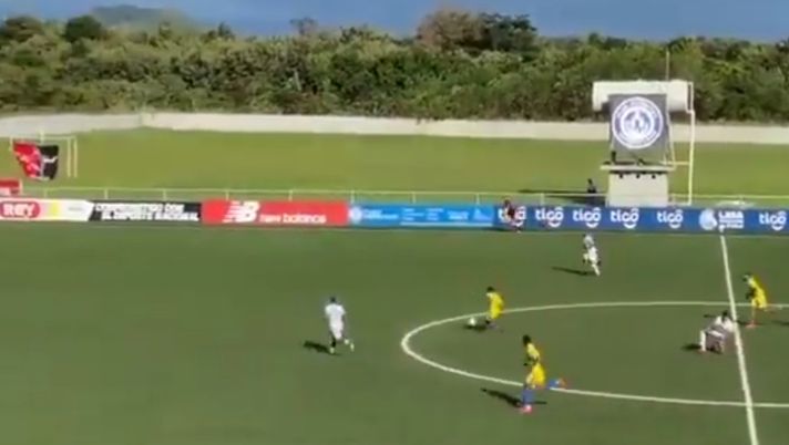 Panama, tiro da centrocampo e gol: un guizzo nel deserto, Gutierrez perde la partita ma la rete è da urlo!
