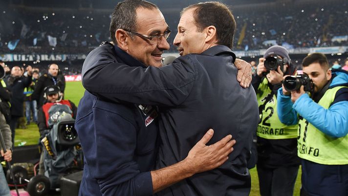 Dal dritto per dritto di Allegri alle geometrie di Sarri: è qui la terra di mezzo della Juventus