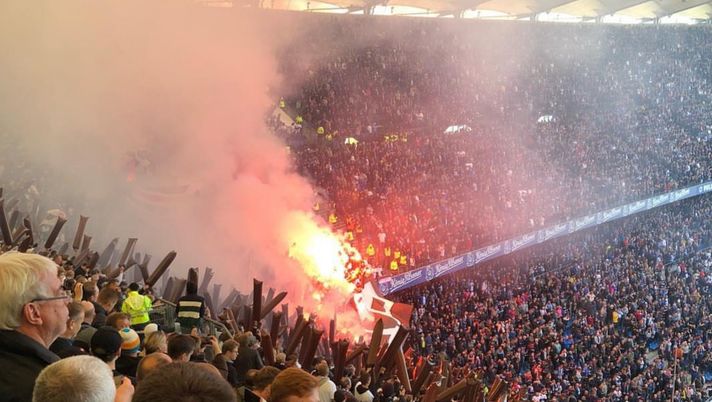 Il derby inizia la sera prima: allarme polizia ad Amburgo già per il riscaldamento della vigilia di HSV e St. Pauli