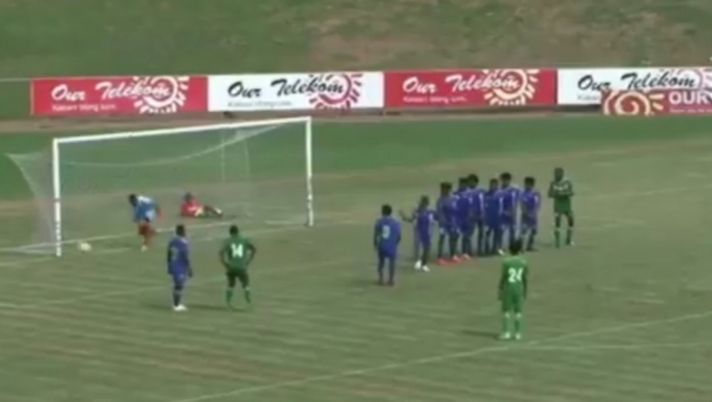 Isole Salomone, il portiere solo spettatore: il calcio di punizione finisce in porta “indisturbato”