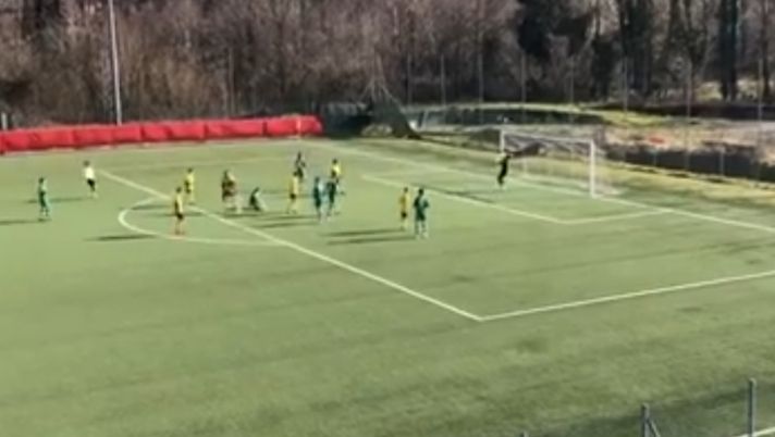 Gol in campo e botte fra genitori sugli spalti: i giocatori “Noi lasciamo il campo finchè non vi calmate…”