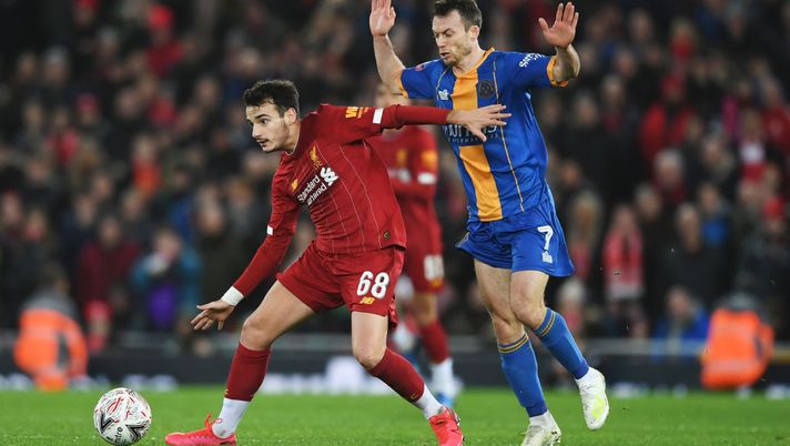 Il Liverpool zittisce lo Shrewsbury: il presidente scambia Dalglish con Rush, ma i Reds versano comunque la loro quota