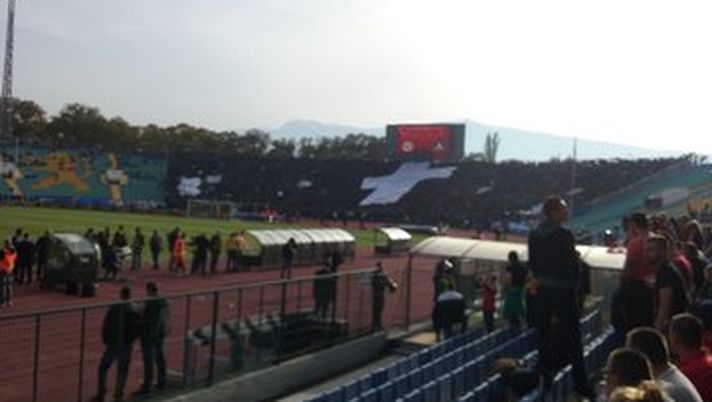 Rinviato l’Eternal Derby! 11 positivi nel Levski Sofia, i tifosi CSKA: “I nostri amici blu ci sono riusciti…”