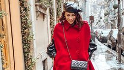 Enza De Cristofaro, sensualità tra le vie di Milano: lady D’Ambrosio in clima natalizio