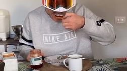 VIDEO / La colazione di Bobo Vieri è differente: ecco il motivo dello strano outfit