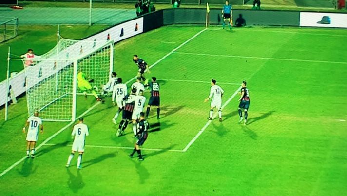 Il gol non visto: favorito con l’Empoli ma penalizzato nel derby, il Cosenza adesso urla