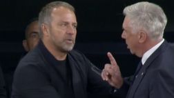 Clasico 0-4, Carlo Ancelotti perde e punta il dito: Flick lo calma…