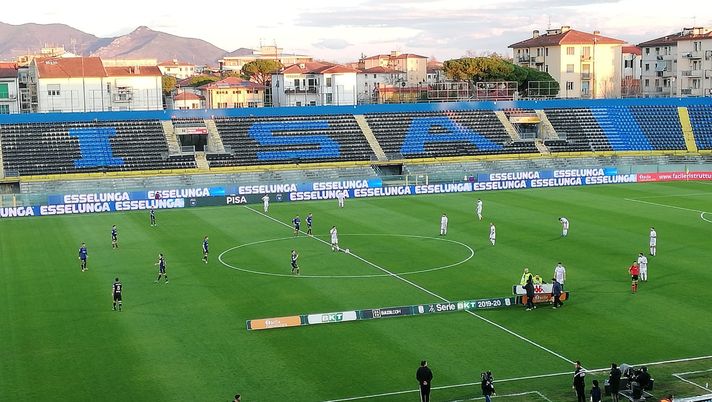 Pisa-Livorno 1-0 a porte chiuse, ma i tifosi dicono no al rimborso del biglietto: “Date i soldi alla ricerca anti Coronavirus”