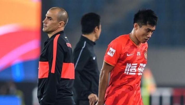 Evergrande, media cinesi contro Cannavaro: litiga con Elkeson, non controlla lo spogliatoio e boicotta Wei Shihao