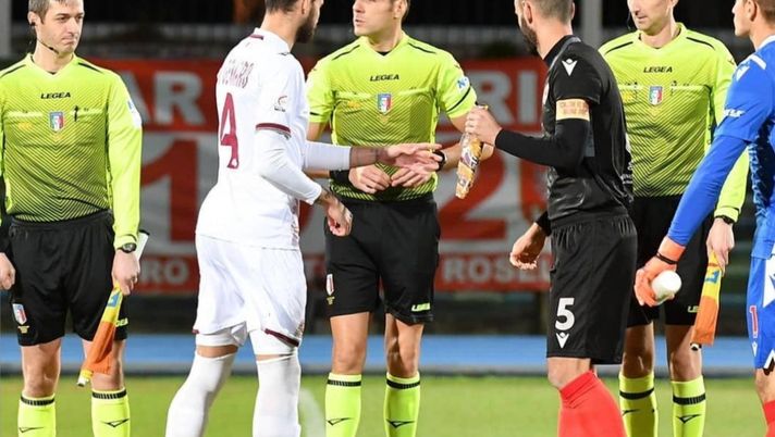 Follia Grosseto: prima rischia di non giocare per il Covid e poi vince il derby al 93′ contro il Livorno!