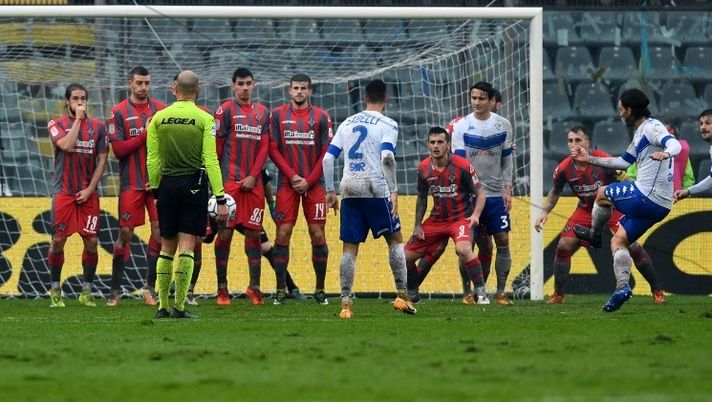 Serie B, il derby dell’Oglio finisce pari: Cremonese e Brescia danno spettacolo nel fango