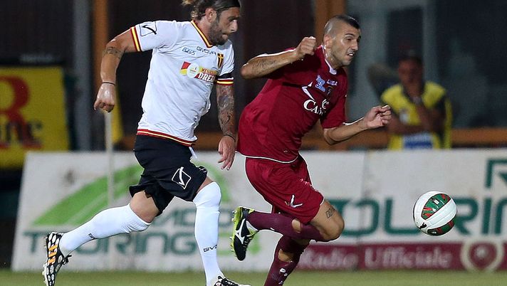 A San Valentino scoppia l’amore nel derby dello Stretto: la mano tesa verso Messina di un tifoso della Reggina…
