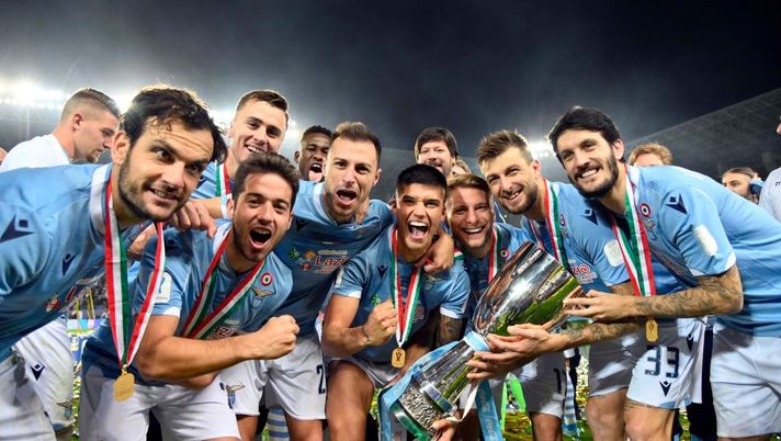 Ponte Milvio batte Riad: la festa laziale blocca il traffico di Roma